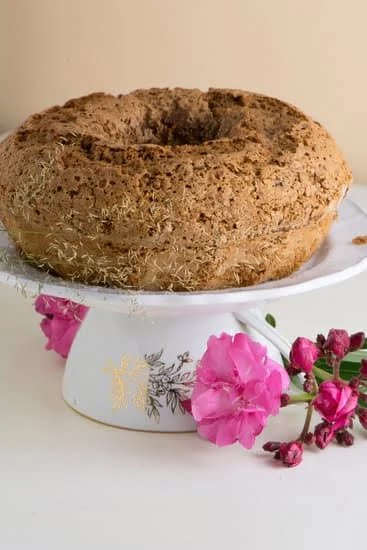 Colorful and edible bumble bee cake decorations, perfect for adding a fun touch to desserts