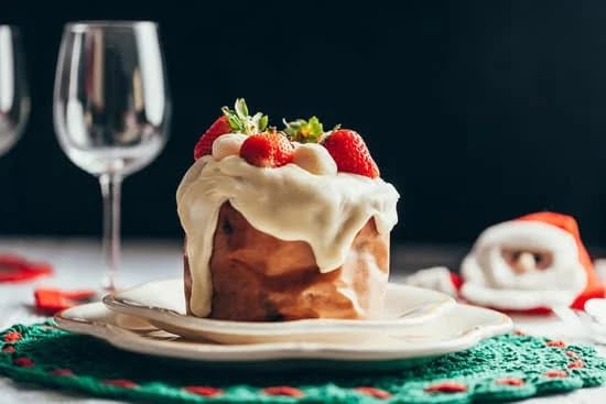 How Much Does a Cake Decorator Makes at Sam’s Club 1 How much does a cake decorator make at Sam's Club? Find out their salary here