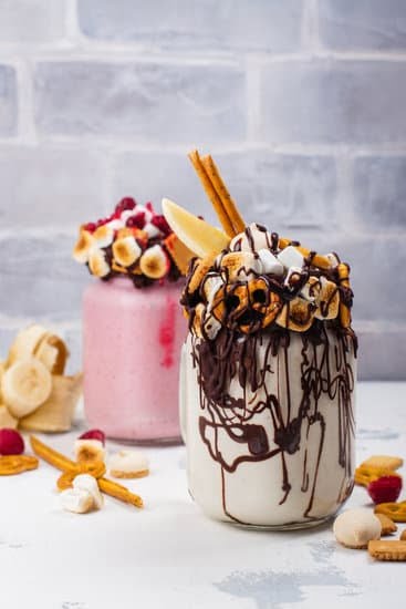 Colorful edible sugar sprinkles and gold flakes for Prosecco cake decorations