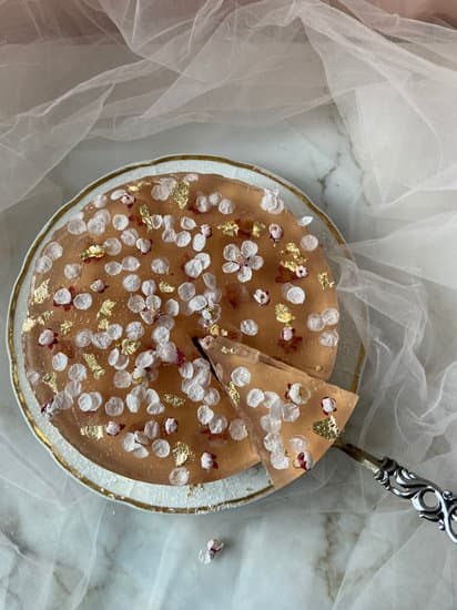 Cameo Cake Decorating: Exquisite designs and intricate detailing for picture-perfect cakes