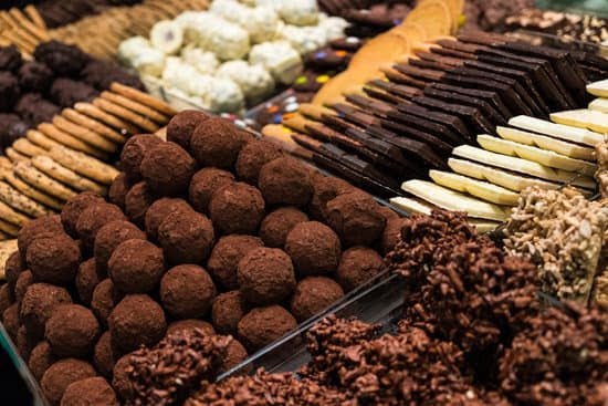 Easy Cake Decorating Tips for Piping: Expert advice on perfecting your cake decorations