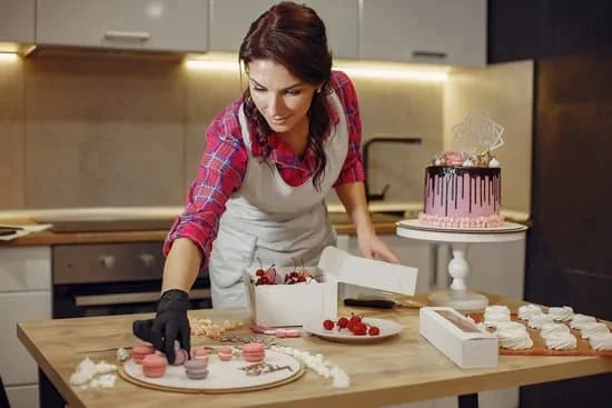 Obtain specialized cake decorator education from accredited institutions for a successful career