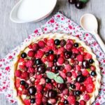 Delicious corn syrup for cake decorating, enhancing the taste and design effortlessly