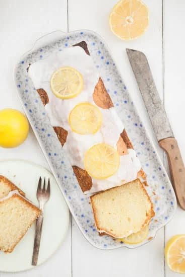 Prevent frosting crystallization by using corn syrup as an ingredient in your cake decorating icing