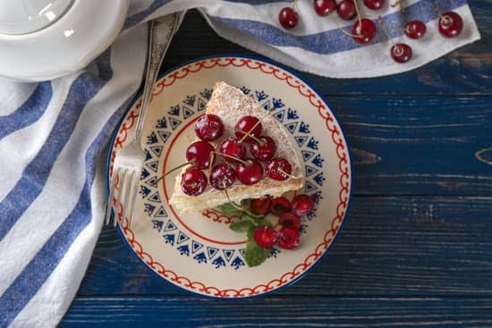 Birch tree cake decorated with buttercream frosting, featuring step-by-step instructions for a stunning design