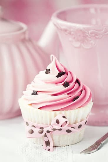 Cake Decorating Newmarket 5 Delicious and Creative Cake Decorating Services in Newmarket - Order Now!