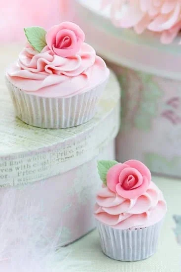 Assorted cake decorating supplies available in Switzerland, perfect for all your baking needs