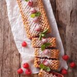 How to Decorate a Cake With Frosting at Home Step-by-step guide on how to decorate a cake with frosting at home