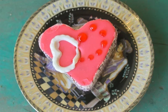 Carnation cake decorating: Beautifully adorned cake with intricate carnation flower designs