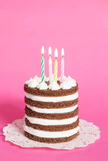 How to Decorate a Cake With Sugarpaste Roses 1 Step-by-step guide on creating beautiful sugarpaste roses to decorate your cake