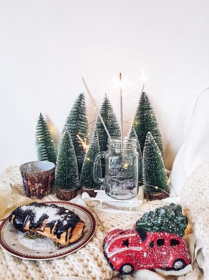 Mini Alcohol Bottle Cake Decorations 1 Colorful mini alcohol bottle cake decorations for a fun and festive celebration!