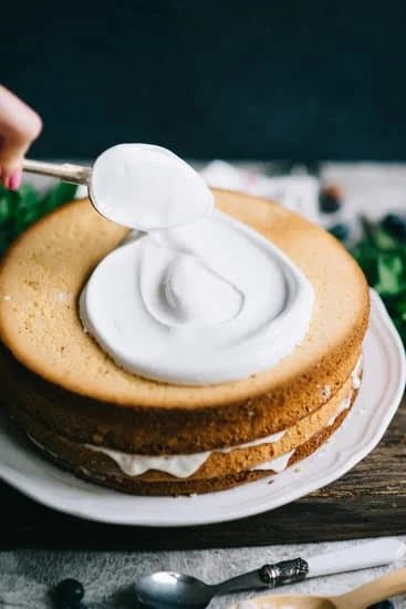 Cake Icing and Decorating 1 Delicious cake with beautifully crafted icing and decorating for a mouthwatering treat