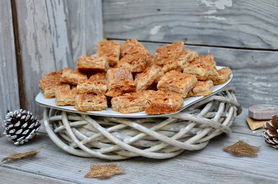 Wilton 200 Piece Cake Decorating Kit 1 Wilton 200 Piece Cake Decorating Kit: Complete set for professional cake decorations and designs