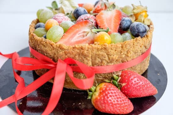 Cubs Cake Decorations 1 Cubs cake decorations featuring the team logo and colors for a fun sports-themed celebration