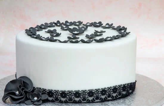 Cake stand decorations featuring elegant designs, perfect for showcasing your delicious creations