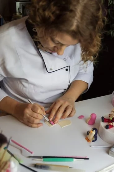 Vibrant cake decorating supplies and services at top-rated Warrington shops