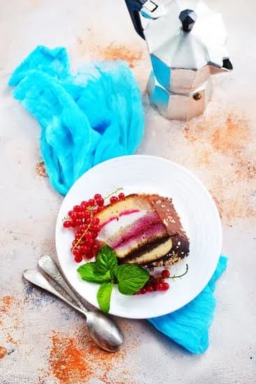 Kosher Cake Decorating 1 Delicious Kosher cake decorating tips that add flavor and creativity to your desserts!