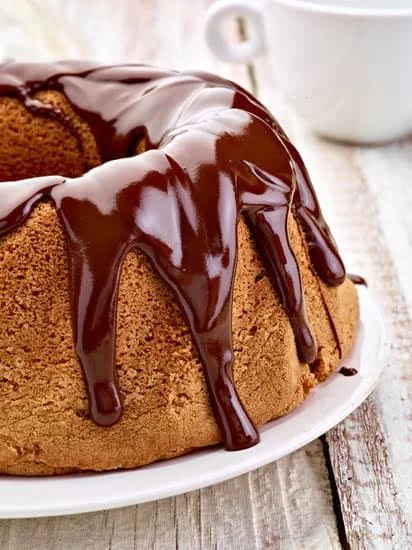 Cake Decorating Initials 1 Cake decorated with initials in an elegant design, perfect for cake decorating enthusiasts