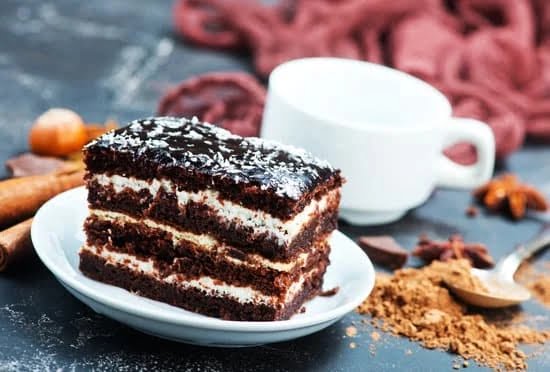 Discover the best tips and tricks for ACROSS THE BOARD CAKE DECORATING on our Facebook page!