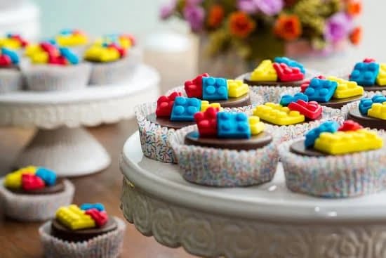 Cake Decorating Tv 1 Watch expert cake decorating techniques on CAKE DECORATING TV for professional inspiration!