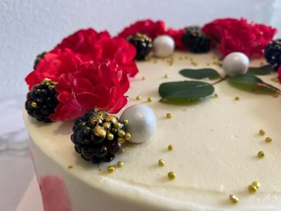 Tasty and intricately designed cake decorations in Bloomington IL - Cake Decorating at its finest!