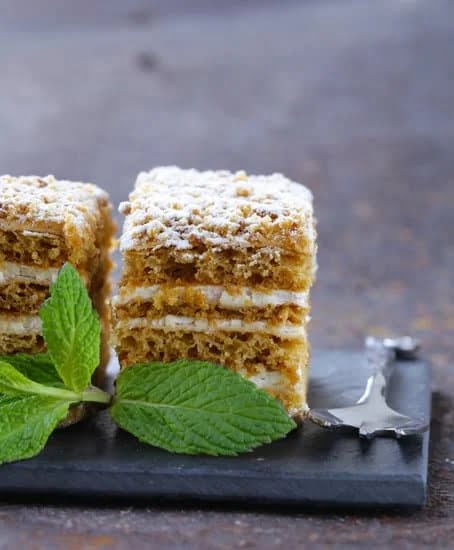 Cake Decorating for Chocolate Cake 1 Luscious chocolate cake beautifully adorned with intricate designs for an eye-catching cake decorating masterpiece