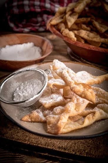 Brick Mould Cake Decorating 1 Delicious brick mould cake decorated with precision - perfect for any cake enthusiast!