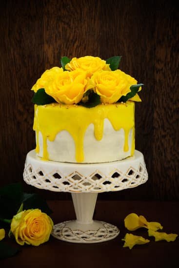 Black Glitter for Cake Decorating 1 Black glitter for cake decorating adds a touch of elegance to your confectionary masterpieces