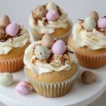 Delicious carrot cake recipe with step-by-step instructions for decorating a stunning carrot cake