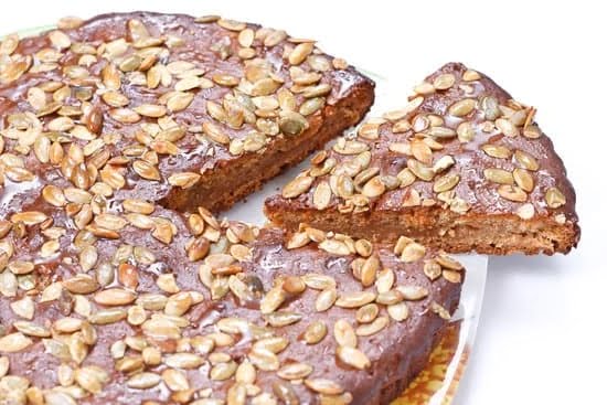 Learn the art of cake decorating in Jakarta with our comprehensive Cake Decorating Course