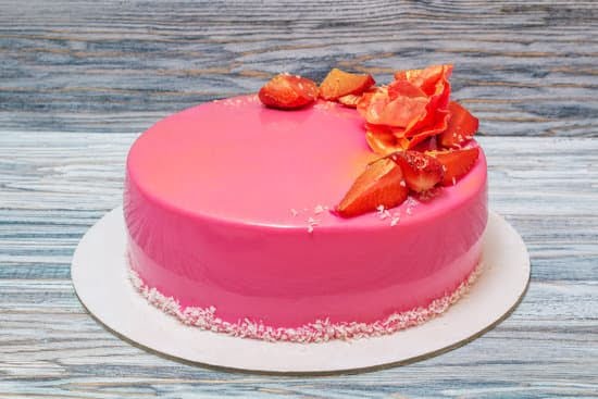Cake Decorating Ideas With Roses 1 Beautiful cake decorating ideas with roses - discover elegant and creative designs!