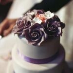 Autumn Wedding Cake Decorating Ideas A stunning autumn wedding cake decorated with colorful leaves and rustic elements