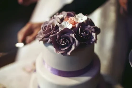 Exquisite cake decorating services in Columbus, Ohio - bringing creativity to life!