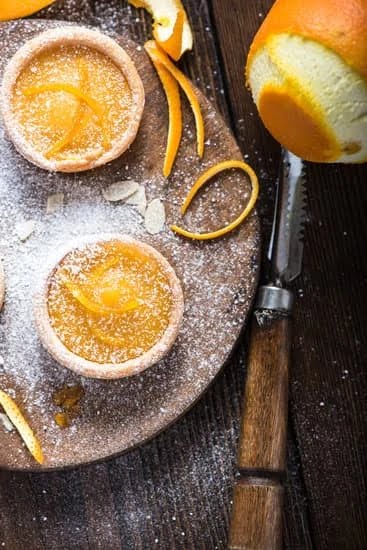 Cake Decorating Courses Harrogate 3 Learn cake decorating techniques at Harrogate's top courses and create stunning cakes