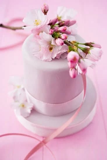 How to Decorate a Cake Without Frosting Tips 1 Step-by-step guide for decorating a cake without frosting tips