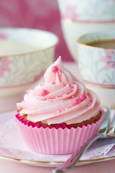 Explore easy and creative 4-H beginner cake decorating ideas for impressive cake designs