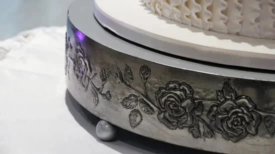 Explore inspiring cake decorating techniques through captivating videos on Instagram's Best Cake Decorating community