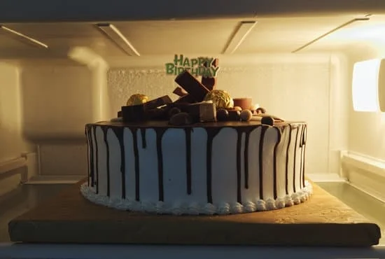 Hobby Lobby's cake decorating bags for professional and DIY cake decorators on their website