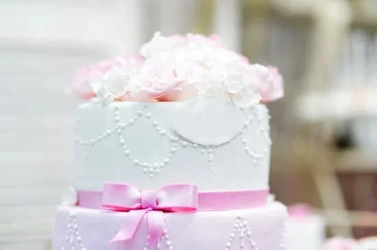 Colorful and festive cake decorating ideas for a memorable 90th birthday celebration