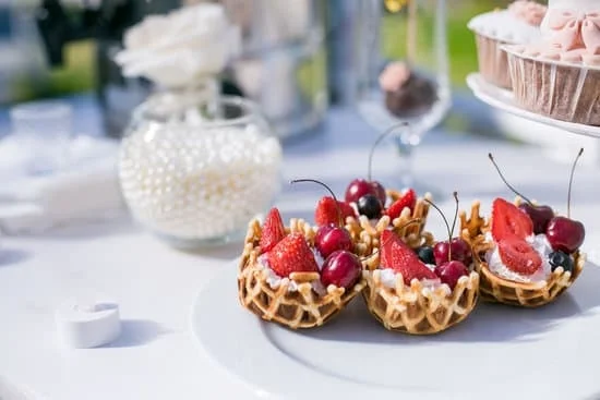 Exquisite Cake Decorating: Unleash the Golden Spirit for a Taste of Luxury!
