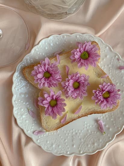 Cake Decorating Rice Crispy 1 Colorful and creative cake decorating with rice crispy treats, adding a delicious twist to your sweet creations