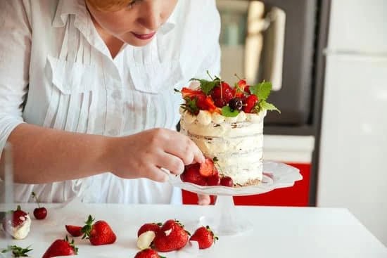 Amazon Cake Decorating Kits: A variety of tools and supplies for creating stunning cake designs