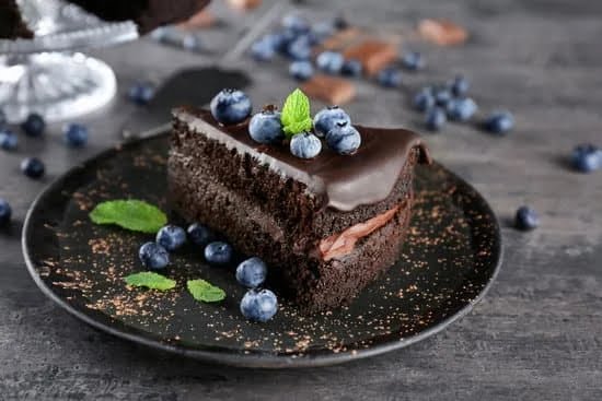 Baked bean cake decorating: A unique and creative way to level up your dessert game!