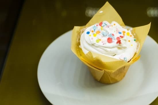 Ultimate guide to starting a successful cake decorating business: tips, techniques, and marketing strategies