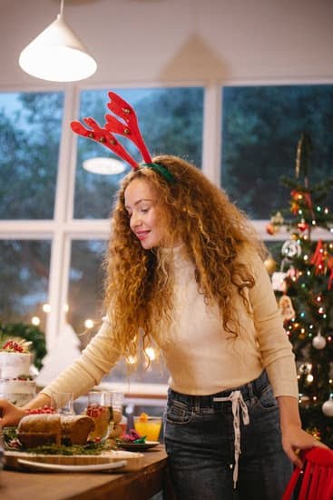 How to Decorate a Genoise Cake 1 Step-by-step guide on How to Decorate a Genoise Cake: Tips, Techniques, and Inspirations