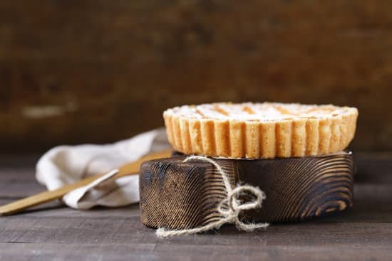 Cake Decorating Bible 7 The ultimate guide to cake decorating techniques and designs - the Cake Decorating Bible