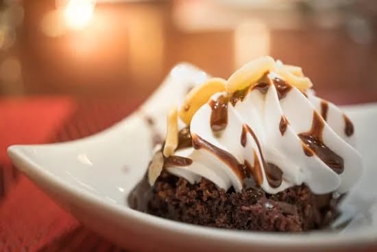 Anniversary Cake Decoration 3 Vibrant and intricate anniversary cake decoration featuring elegant designs and exquisite detailing