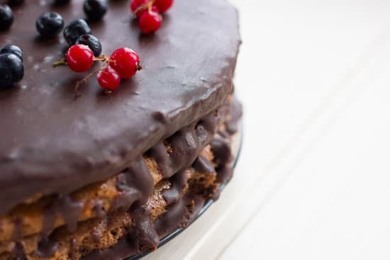 How to Decorate a Rabbi Cake 1 Step-by-step guide on how to decorate a rabbit cake with ease