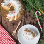 How to Decorate a Heart Shape Cake How to Decorate a Heart Shape Cake with Frosting and Edible Flowers