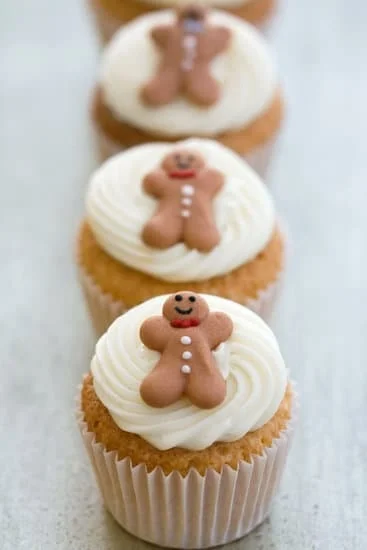 How to make decorative frosting for cakes: 5 easy steps to perfect cake decorations